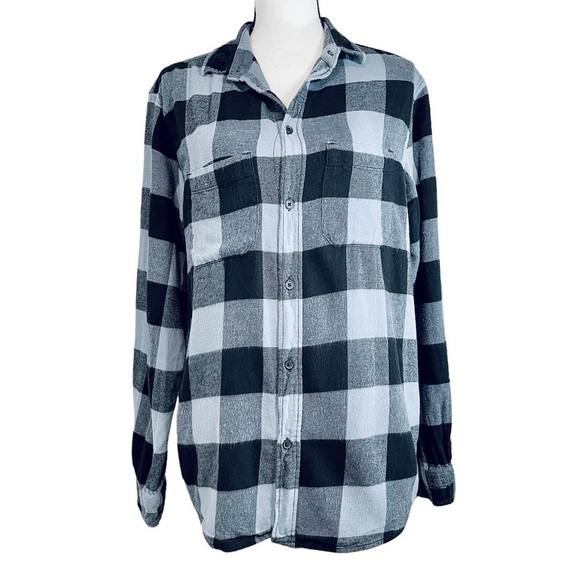 Divided Plaid Button-down Long Sleeve Shirt - Picture 10 of 10